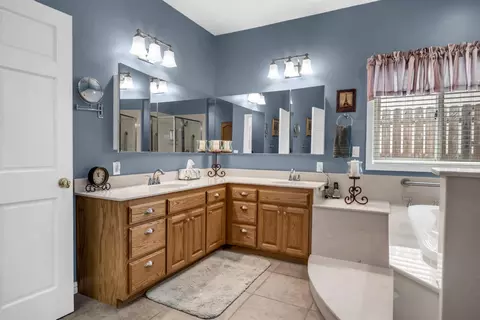 Bath - 281 Ursula Dr, Sutter Creek, CA 95685 photo 2 of 5