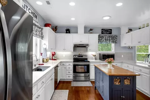 Kitchen - 281 Ursula Dr, Sutter Creek, CA 95685 photo 2 of 4