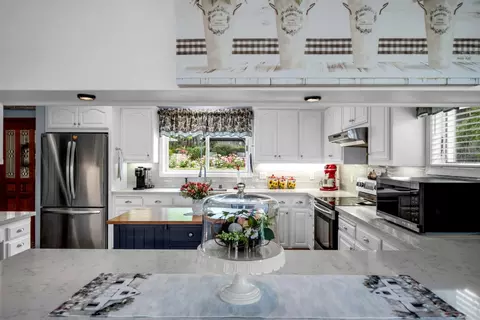 Kitchen - 281 Ursula Dr, Sutter Creek, CA 95685 photo 3 of 4