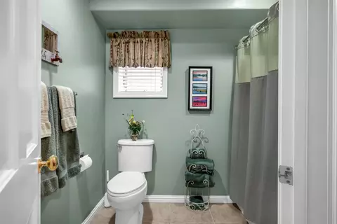 Bath - 281 Ursula Dr, Sutter Creek, CA 95685 photo 5 of 5