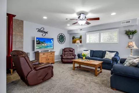 Living - 281 Ursula Dr, Sutter Creek, CA 95685 photo 4 of 5