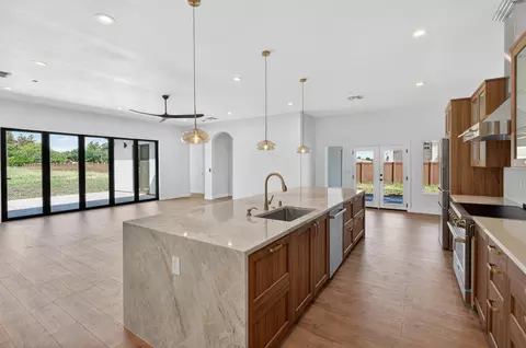 6273 E Vina Ln, Stockton, CA 95212