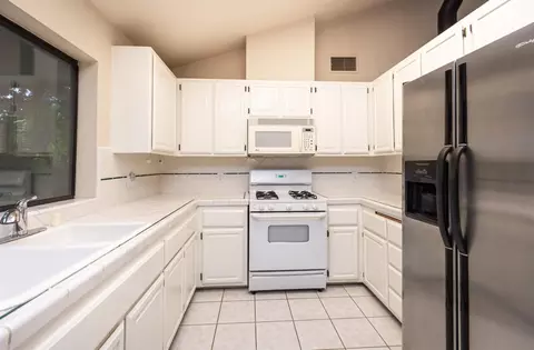 Kitchen - 5705 Tudor Way, Loomis, CA 95650 photo 3 of 5