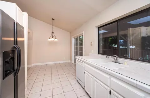 Kitchen - 5705 Tudor Way, Loomis, CA 95650 photo 5 of 5
