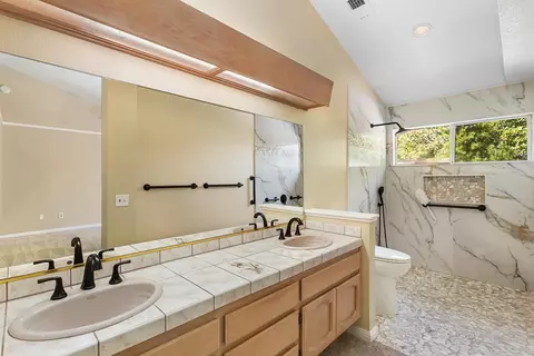 Bath - 3301 El Valle Way, Antelope, CA 95843 photo 1 of 4