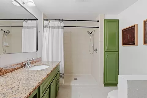 Bath - 5925 Ranger Way, Carmichael, CA 95608 photo 3 of 4