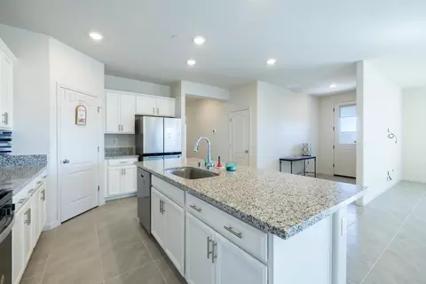 Kitchen - 989 Carbahal St, Winters, CA 95694 photo 3 of 3