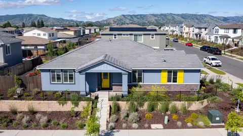 Exterior - 989 Carbahal St, Winters, CA 95694 photo 2 of 9