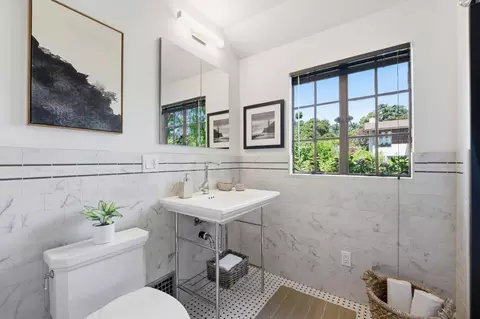 Bath - 1741 Sonoma Ave, Berkeley, CA 94707 photo 2 of 6