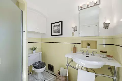 Bath - 1741 Sonoma Ave, Berkeley, CA 94707 photo 5 of 6