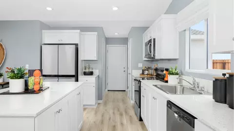 Kitchen - 2327 Labrusca St, Manteca, CA 95337 photo 2 of 2