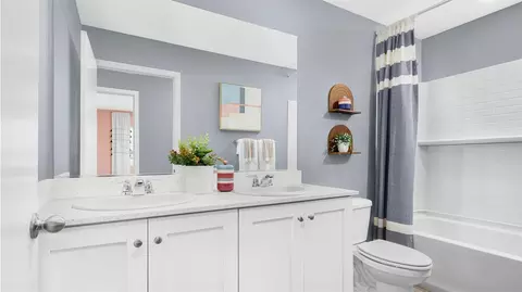 Bath - 2327 Labrusca St, Manteca, CA 95337 photo 2 of 2