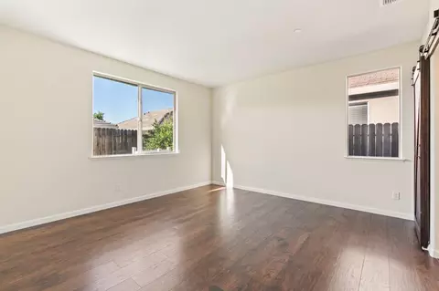 Living - 2786 Kirsch Dr, Antelope, CA 95843 photo 5 of 5