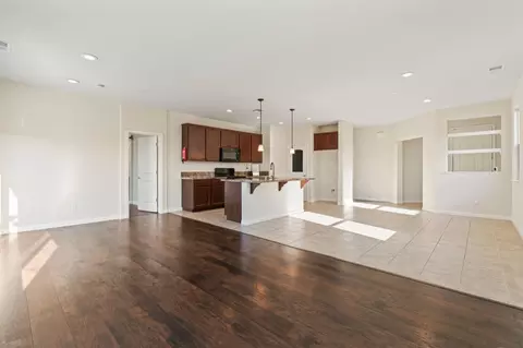 Living - 2786 Kirsch Dr, Antelope, CA 95843 photo 3 of 5
