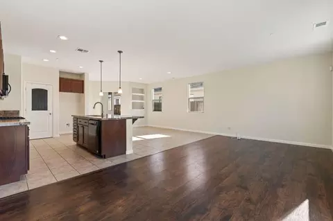 Living - 2786 Kirsch Dr, Antelope, CA 95843 photo 4 of 5