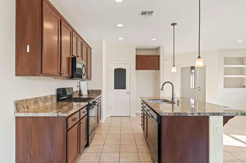 Kitchen - 2786 Kirsch Dr, Antelope, CA 95843 photo 1 of 3