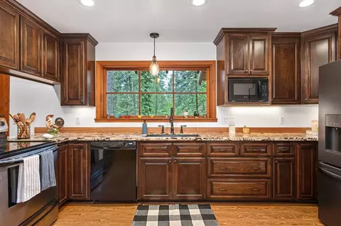 Kitchen - 34180 Cable Rd, Alta, CA 95701 photo 7 of 10