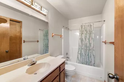Bath - 2167 Dardanelle Vis, Dorrington, CA 95223 photo 1 of 4