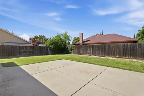 Exterior - 1933 Lifetime Dr, Modesto, CA 95355 photo 5 of 9