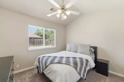 Bedroom - 1933 Lifetime Dr, Modesto, CA 95355 photo 4 of 5