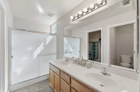 Bath - 1933 Lifetime Dr, Modesto, CA 95355 photo 1 of 3