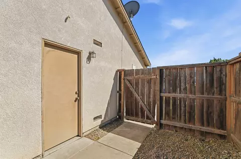 Exterior - 1933 Lifetime Dr, Modesto, CA 95355 photo 9 of 9