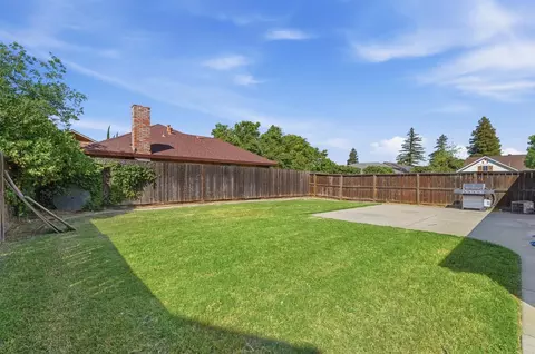 Exterior - 1933 Lifetime Dr, Modesto, CA 95355 photo 8 of 9