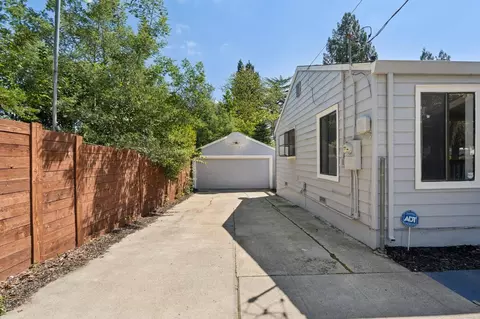 Exterior - 2312 Garfield Ave, Carmichael, CA 95608 photo 5 of 9