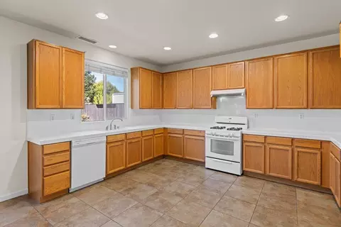 694 Devonshire Ln, Lincoln, CA 95648 photo 6