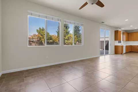 694 Devonshire Ln, Lincoln, CA 95648 photo 10