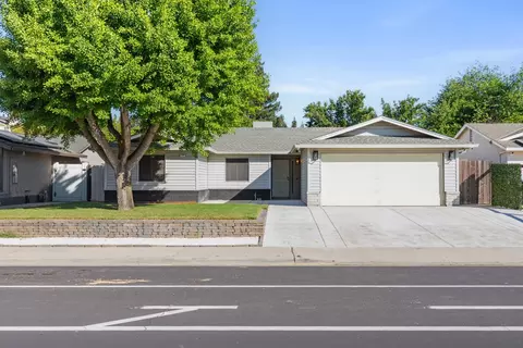 1348 E D, Oakdale, CA 95361