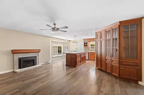 Living - 940 Constitution Way, Tracy, CA 95376 photo 4 of 8