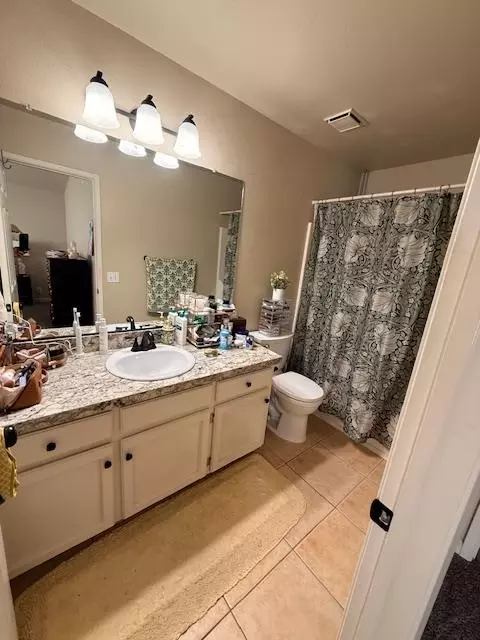 Bath - 2924 Merle Ave, Modesto, CA 95355 photo 1 of 7