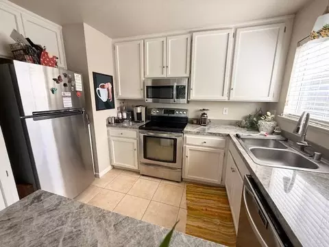 Kitchen - 2924 Merle Ave, Modesto, CA 95355 photo 4 of 5