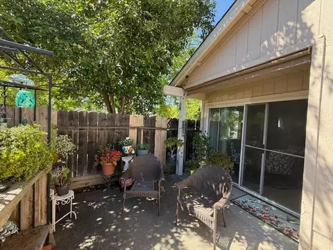 Exterior - 2924 Merle Ave, Modesto, CA 95355 photo 4 of 13