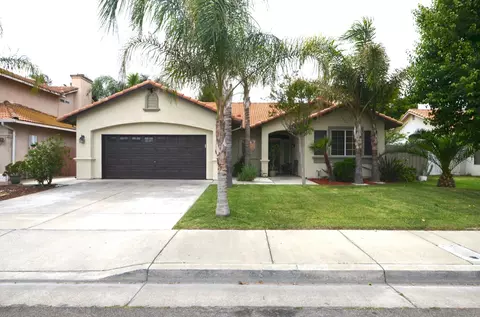 225 Stonewood Dr, Los Banos, CA 93635