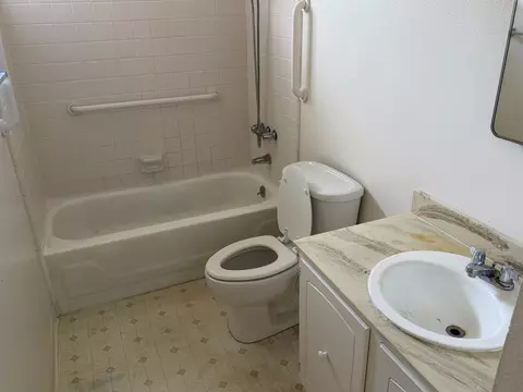 Bath - 665 Bronte Ave, Watsonville, CA 95076 photo 1 of 1