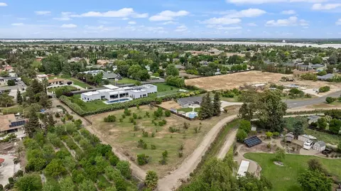 View/Area - 8540 W Bates Ct, Tracy, CA 95304 photo 8 of 10