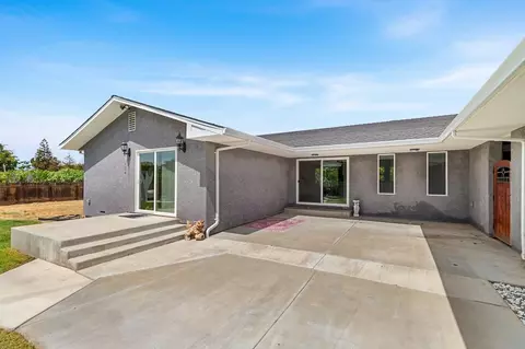 Exterior - 8540 W Bates Ct, Tracy, CA 95304 photo 6 of 9