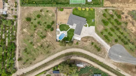 View/Area - 8540 W Bates Ct, Tracy, CA 95304 photo 9 of 10
