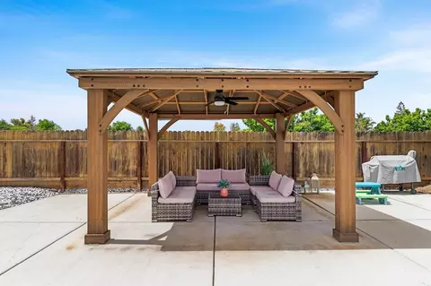 Exterior - 8540 W Bates Ct, Tracy, CA 95304 photo 7 of 9