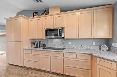 Kitchen - 8540 W Bates Ct, Tracy, CA 95304 photo 5 of 5