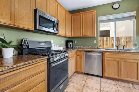 Kitchen - 2547 Spencer Ln, Tracy, CA 95377 photo 1 of 4