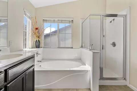 Bath - 2547 Spencer Ln, Tracy, CA 95377 photo 4 of 4