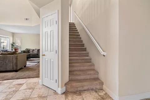 Entry Way - 2547 Spencer Ln, Tracy, CA 95377 photo 4 of 8