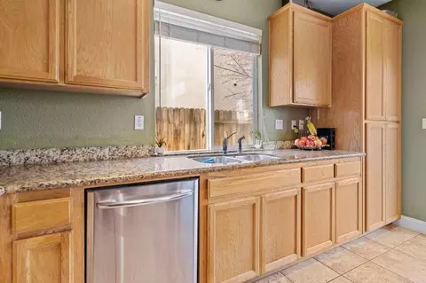 Kitchen - 2547 Spencer Ln, Tracy, CA 95377 photo 2 of 4