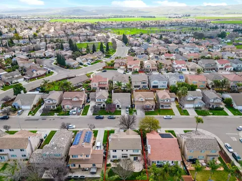 View/Area - 2547 Spencer Ln, Tracy, CA 95377 photo 6 of 10