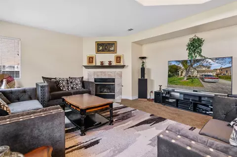 Living - 2547 Spencer Ln, Tracy, CA 95377 photo 3 of 4