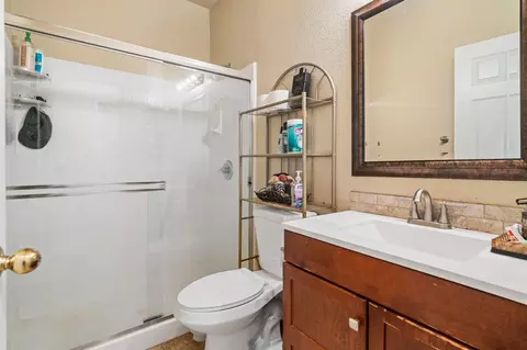 Bath - 2547 Spencer Ln, Tracy, CA 95377 photo 1 of 4