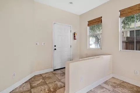Entry Way - 2547 Spencer Ln, Tracy, CA 95377 photo 2 of 8
